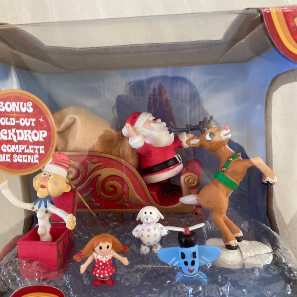 NIB Rudolph Scenic Display Set - Picture 2 of 5